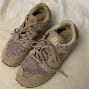 New Balance 520 Tennis Shoes